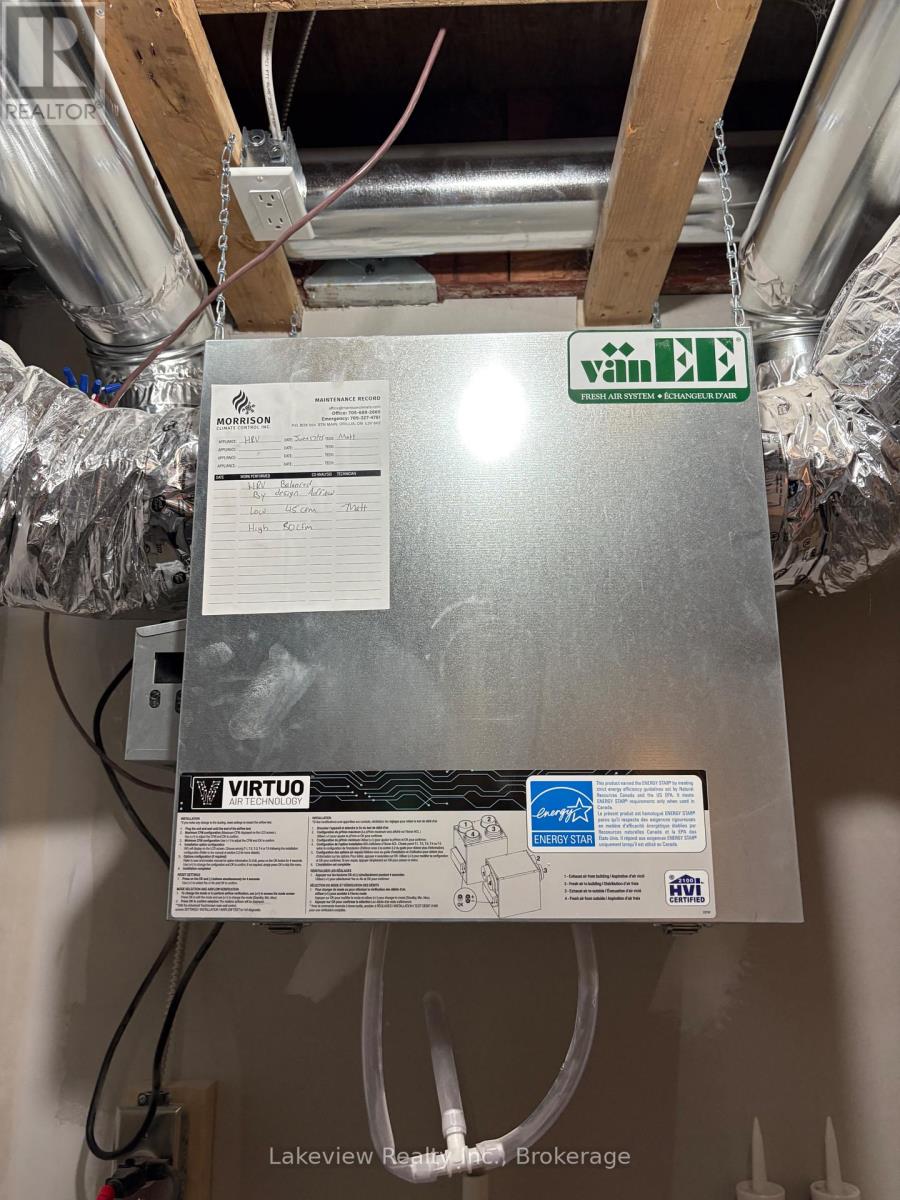 1078 South Kahshe Lake Road E, Gravenhurst, Ontario  P0E 1G0 - Photo 7 - X12338986