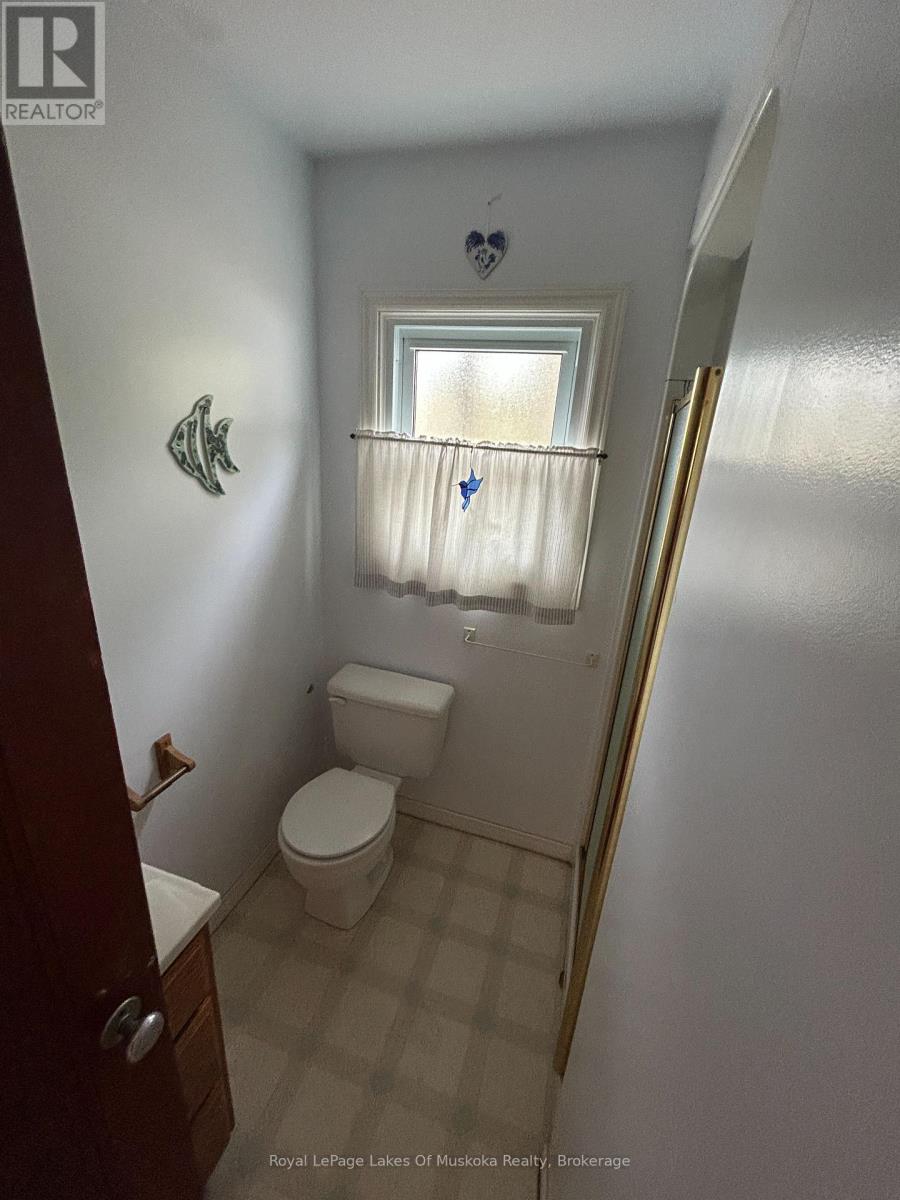 1091 North Tooke Lake Road, Lake Of Bays, Ontario  P0B 1A0 - Photo 16 - X12339016