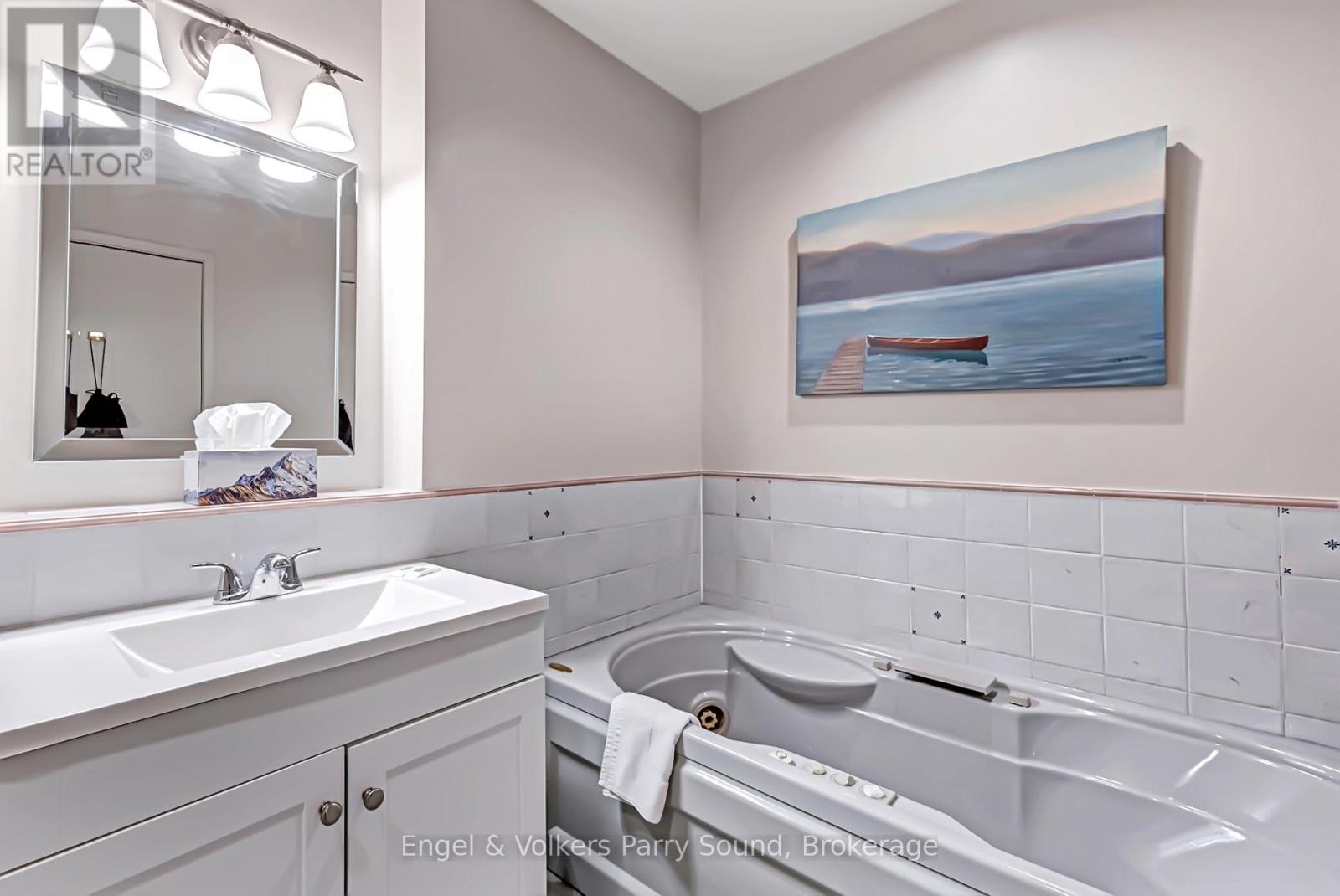 9 Little Beaver Boulevard, Seguin, Ontario  P2A 0B2 - Photo 35 - X12340177