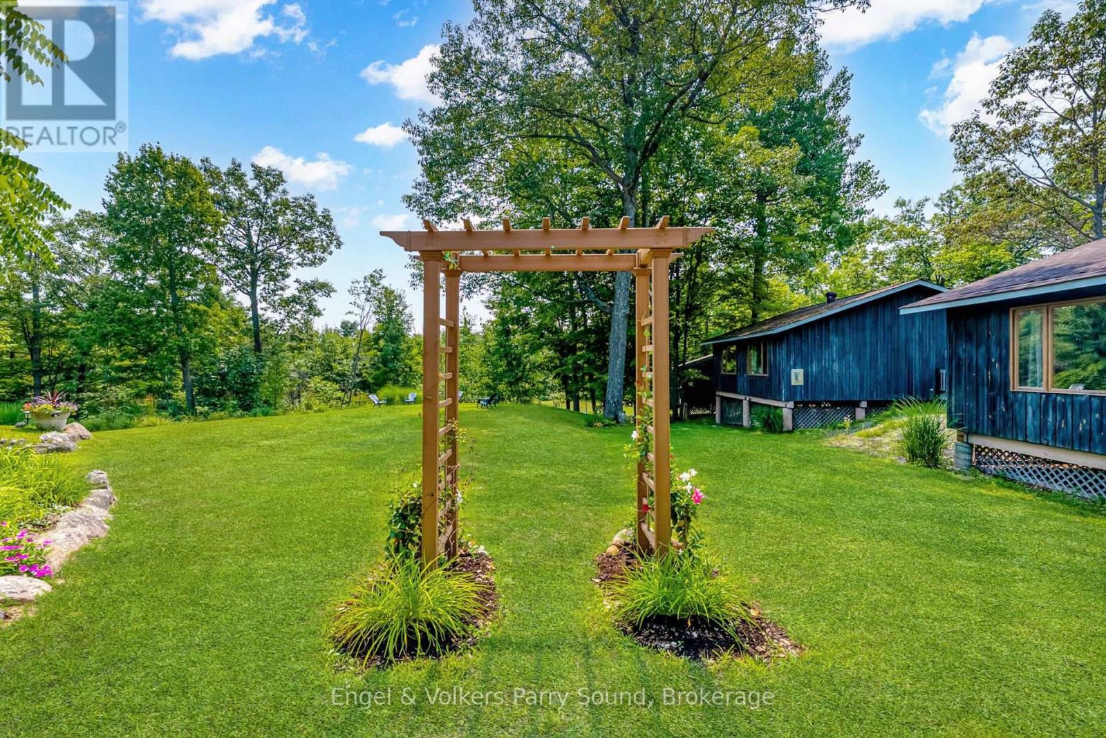 9 Little Beaver Boulevard, Seguin, Ontario  P2A 0B2 - Photo 36 - X12340177