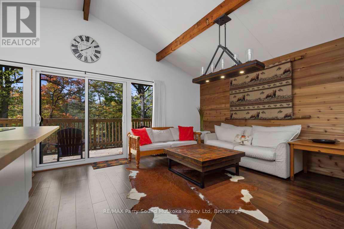 37 Lynberry Drive, Seguin, Ontario  P2A 2W9 - Photo 12 - X12346505