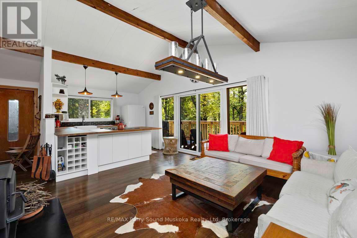 37 Lynberry Drive, Seguin, Ontario  P2A 2W9 - Photo 15 - X12346505