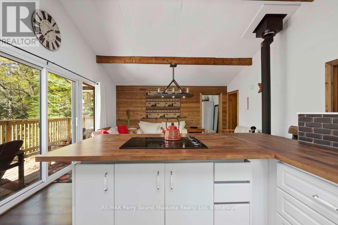 37 Lynberry Drive, Seguin, Ontario  P2A 2W9 - Photo 21 - X12346505