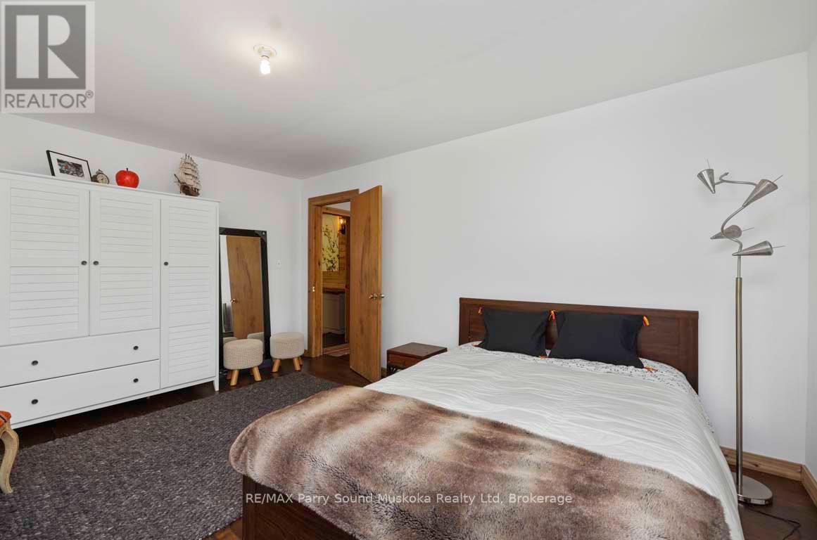 37 Lynberry Drive, Seguin, Ontario  P2A 2W9 - Photo 23 - X12346505