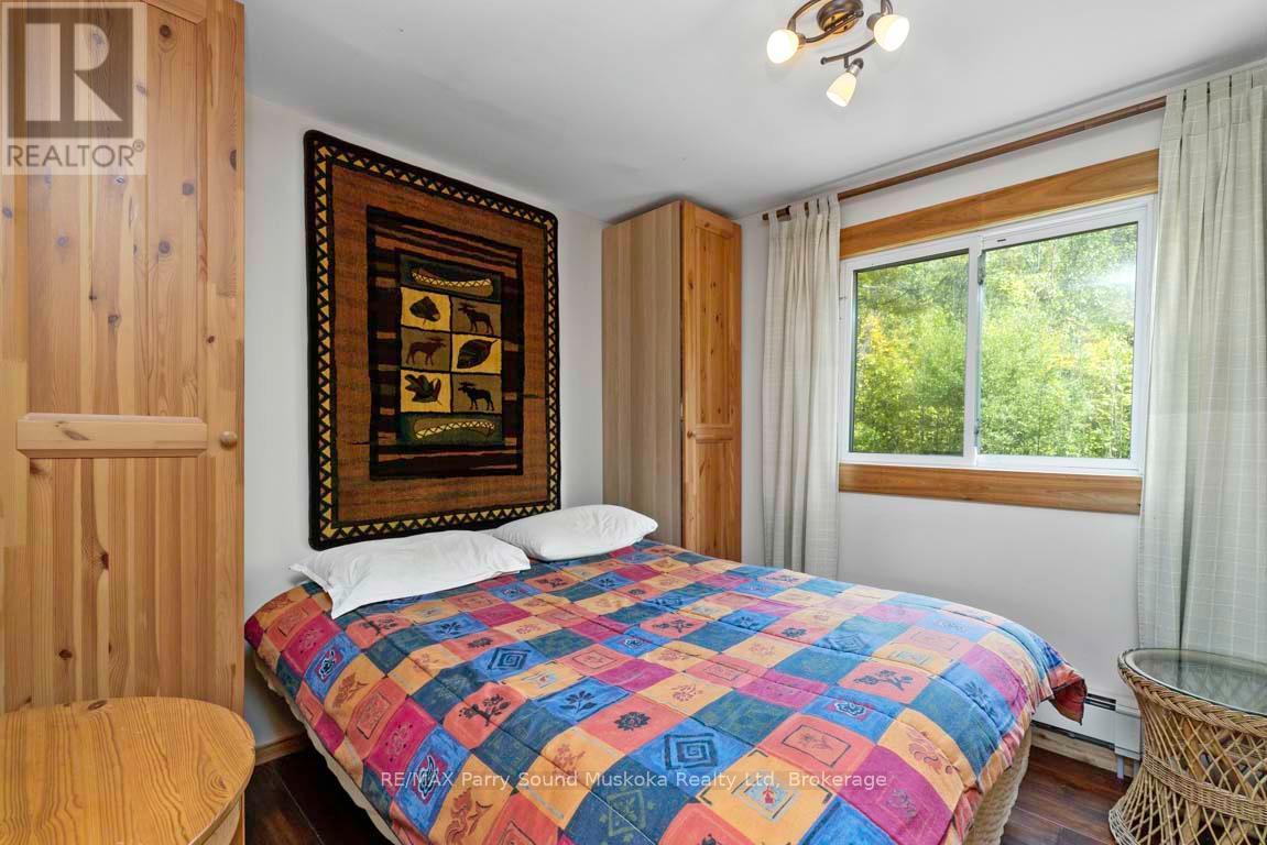 37 Lynberry Drive, Seguin, Ontario  P2A 2W9 - Photo 24 - X12346505