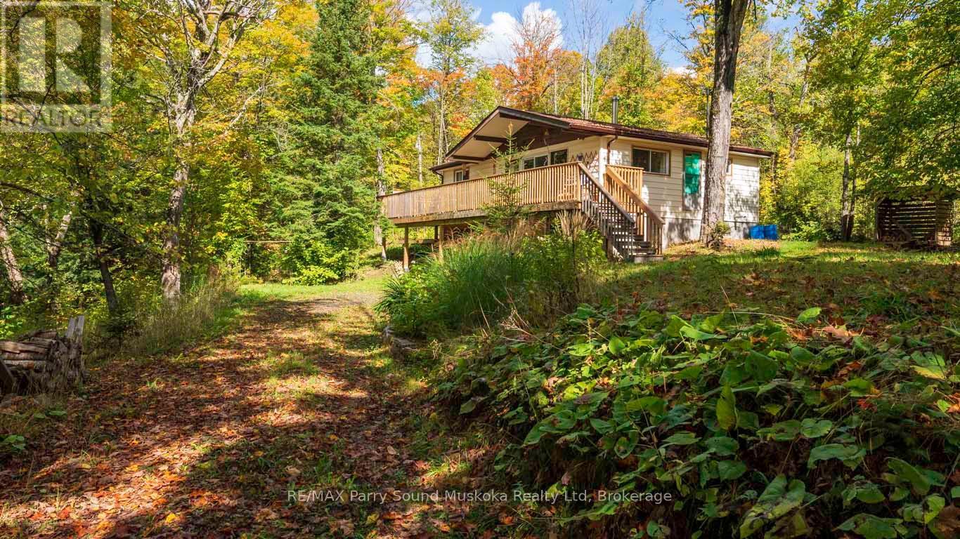 37 Lynberry Drive, Seguin, Ontario  P2A 2W9 - Photo 8 - X12346505