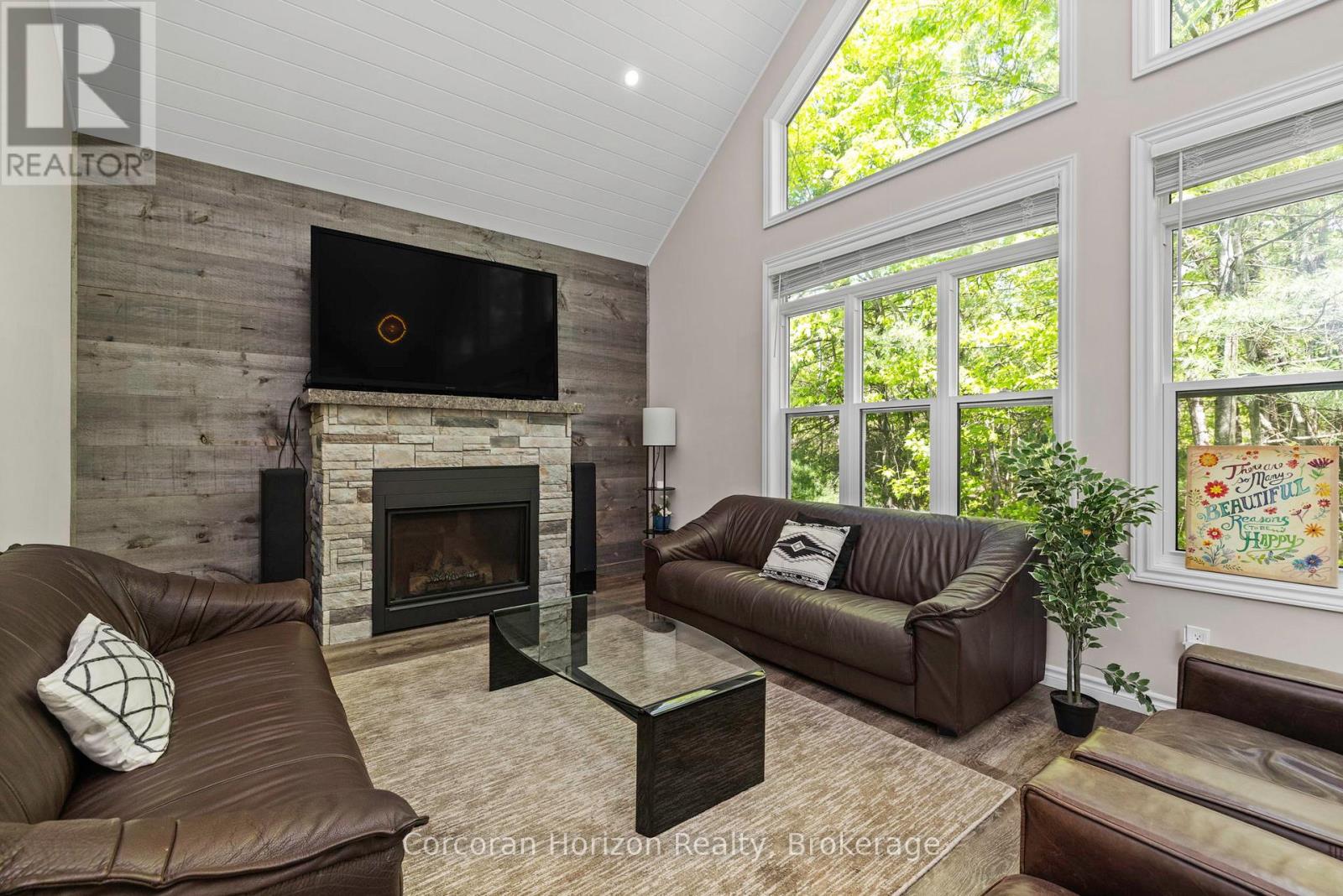 450 Crooked Bay Road, Georgian Bay, Ontario  P0C 1S0 - Photo 14 - X12346543