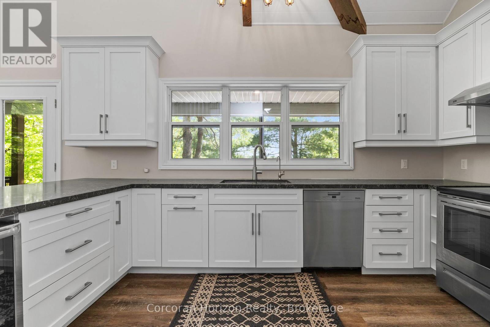 450 Crooked Bay Road, Georgian Bay, Ontario  P0C 1S0 - Photo 17 - X12346543