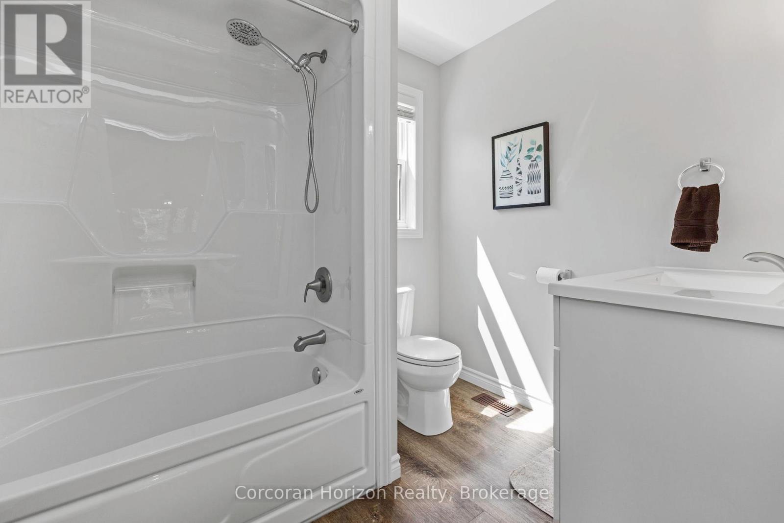 450 Crooked Bay Road, Georgian Bay, Ontario  P0C 1S0 - Photo 34 - X12346543