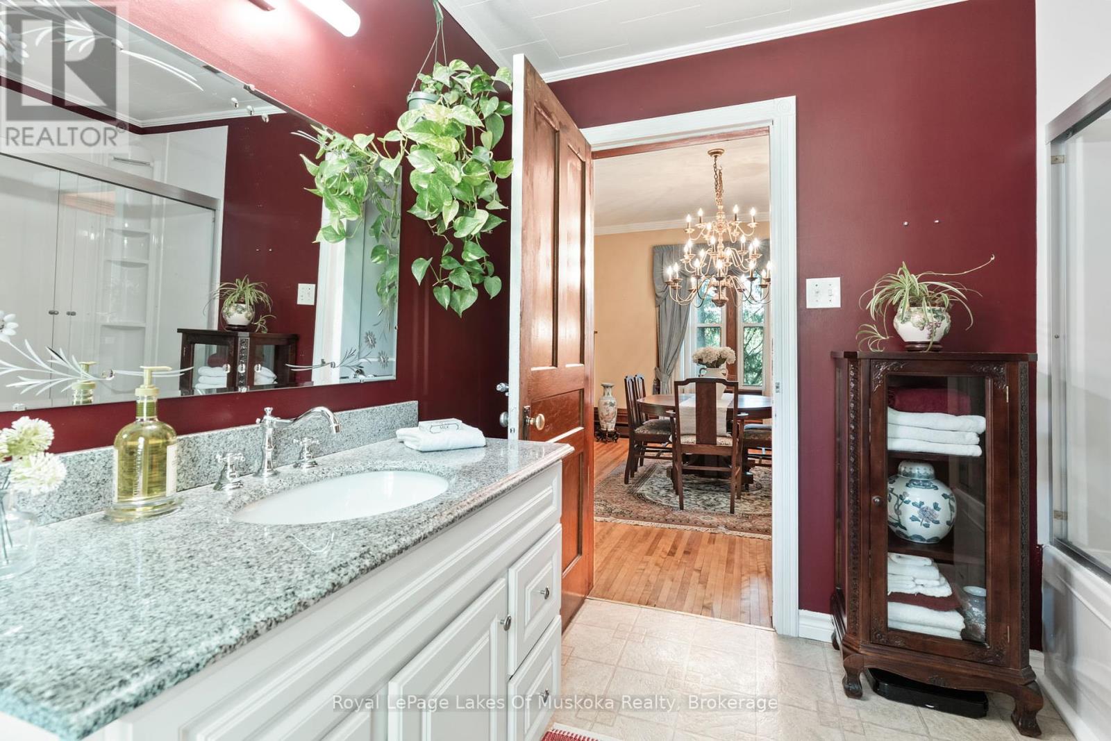 229 Fraserburg Road, Bracebridge, Ontario  P1L 0G9 - Photo 14 - X12346841