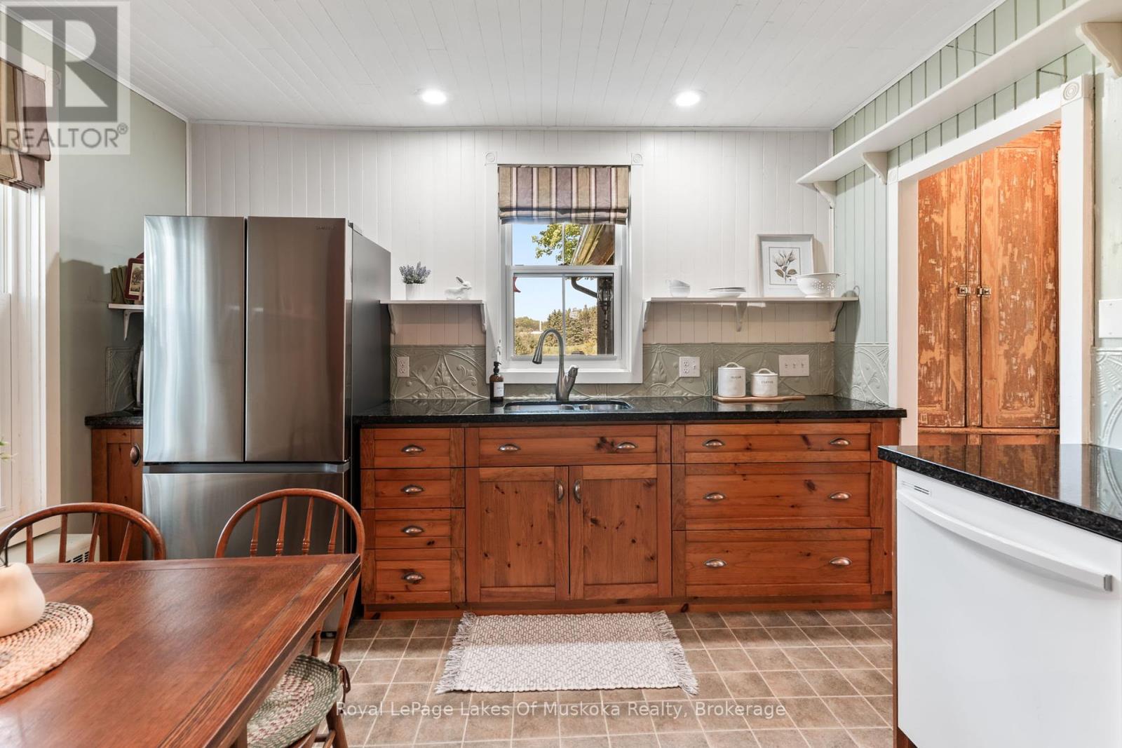 229 Fraserburg Road, Bracebridge, Ontario  P1L 0G9 - Photo 16 - X12346841