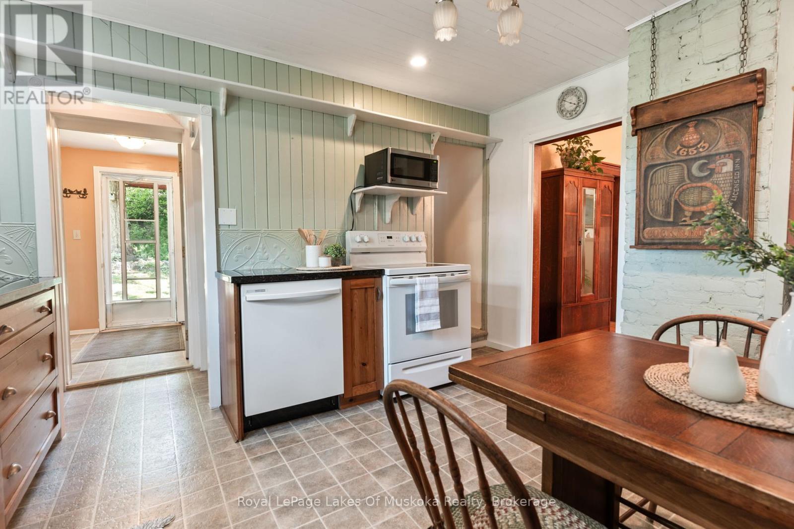 229 Fraserburg Road, Bracebridge, Ontario  P1L 0G9 - Photo 18 - X12346841