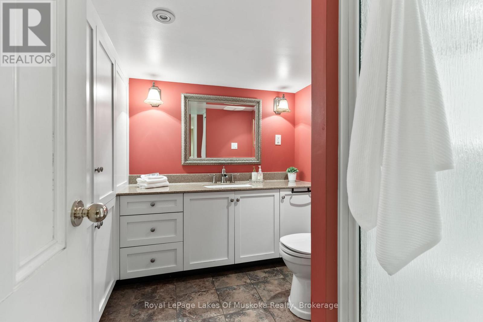 229 Fraserburg Road, Bracebridge, Ontario  P1L 0G9 - Photo 36 - X12346841