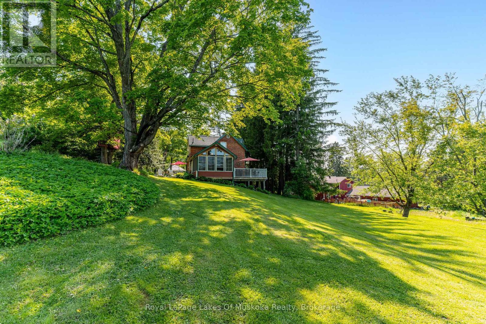 229 Fraserburg Road, Bracebridge, Ontario  P1L 0G9 - Photo 44 - X12346841