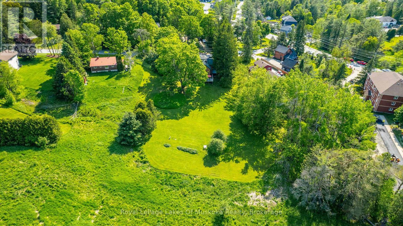 229 Fraserburg Road, Bracebridge, Ontario  P1L 0G9 - Photo 46 - X12346841