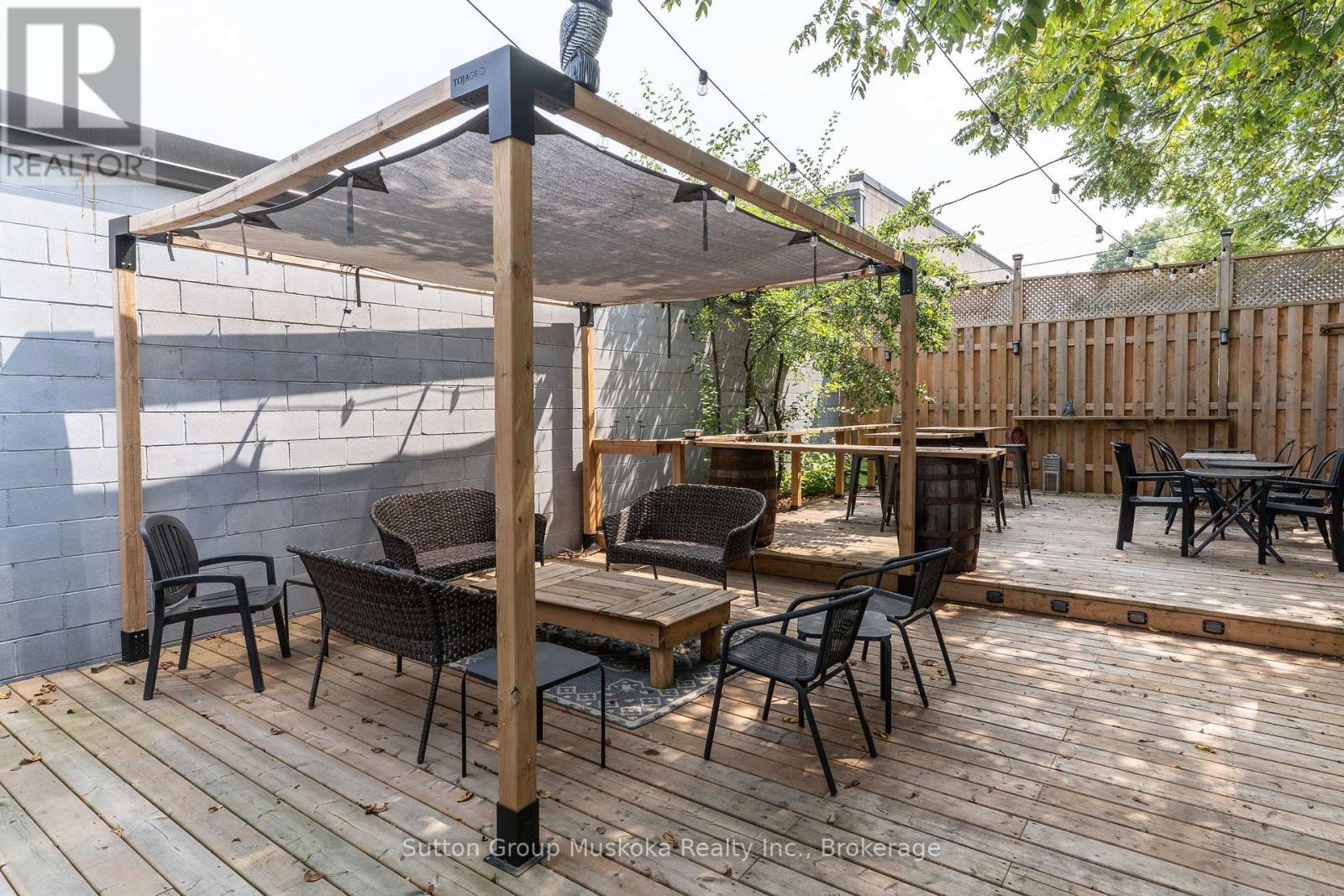 7 Main Street W, Huntsville, Ontario  P1H 2C5 - Photo 2 - X12346983