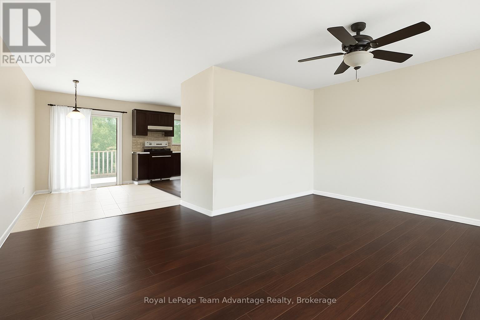 8 Edward Street, Parry Sound, Ontario  P2A 2W4 - Photo 6 - X12347235