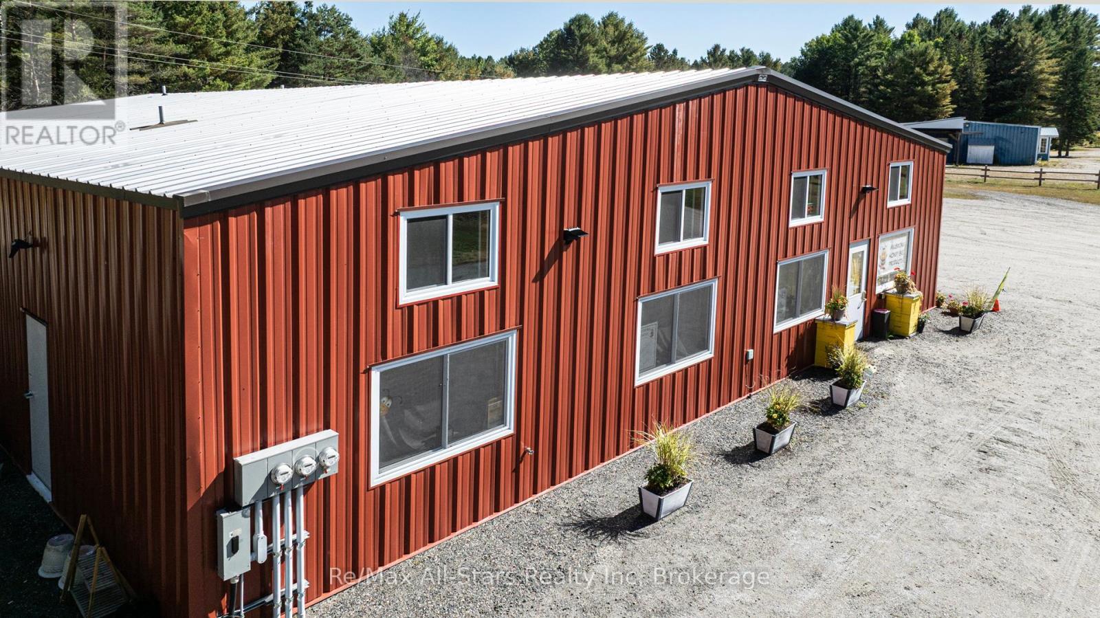 25754 35 Highway, Lake Of Bays, Ontario  P0A 1H0 - Photo 1 - X12347380