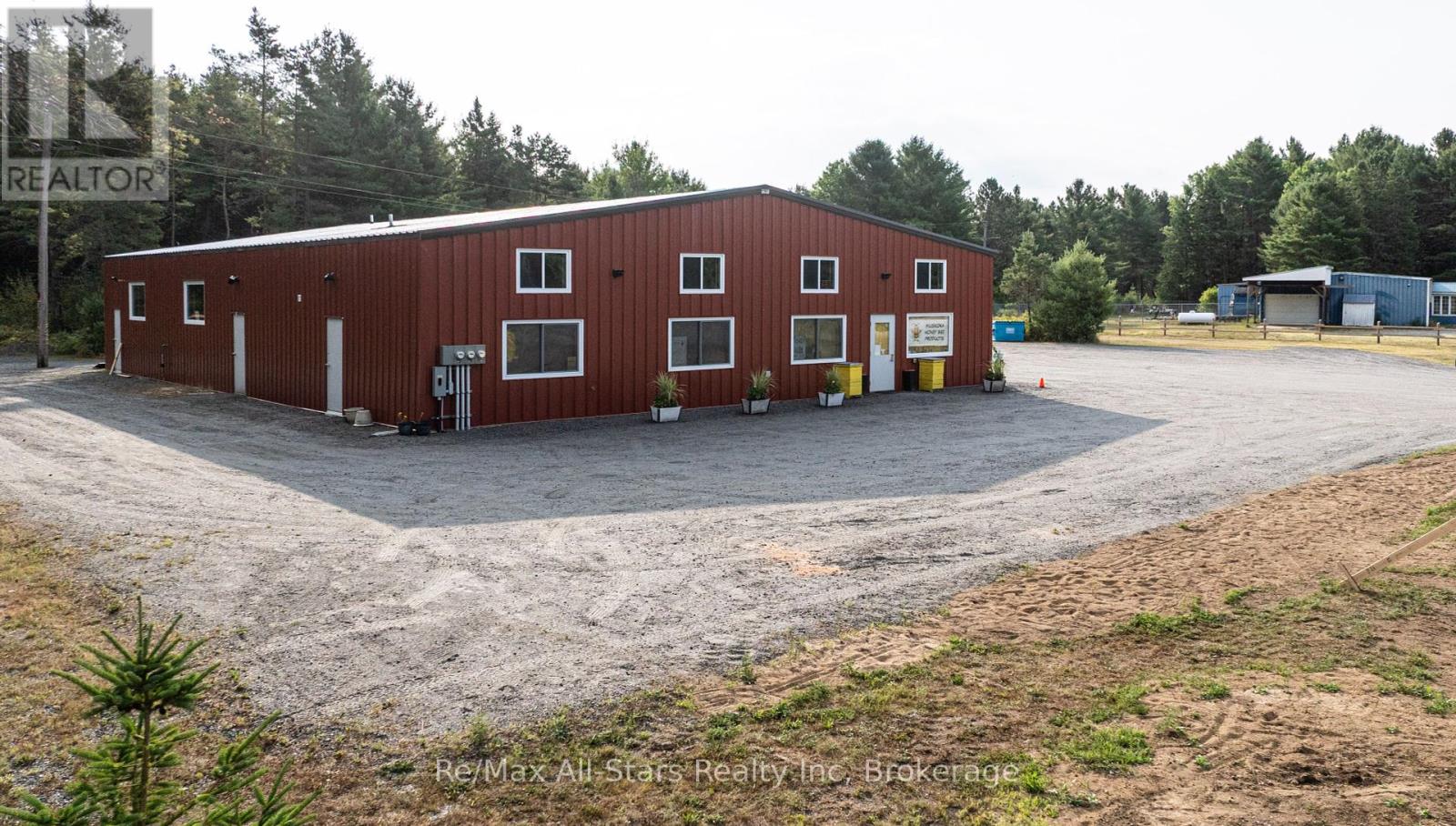 25754 35 Highway, Lake Of Bays, Ontario  P0A 1H0 - Photo 6 - X12347380