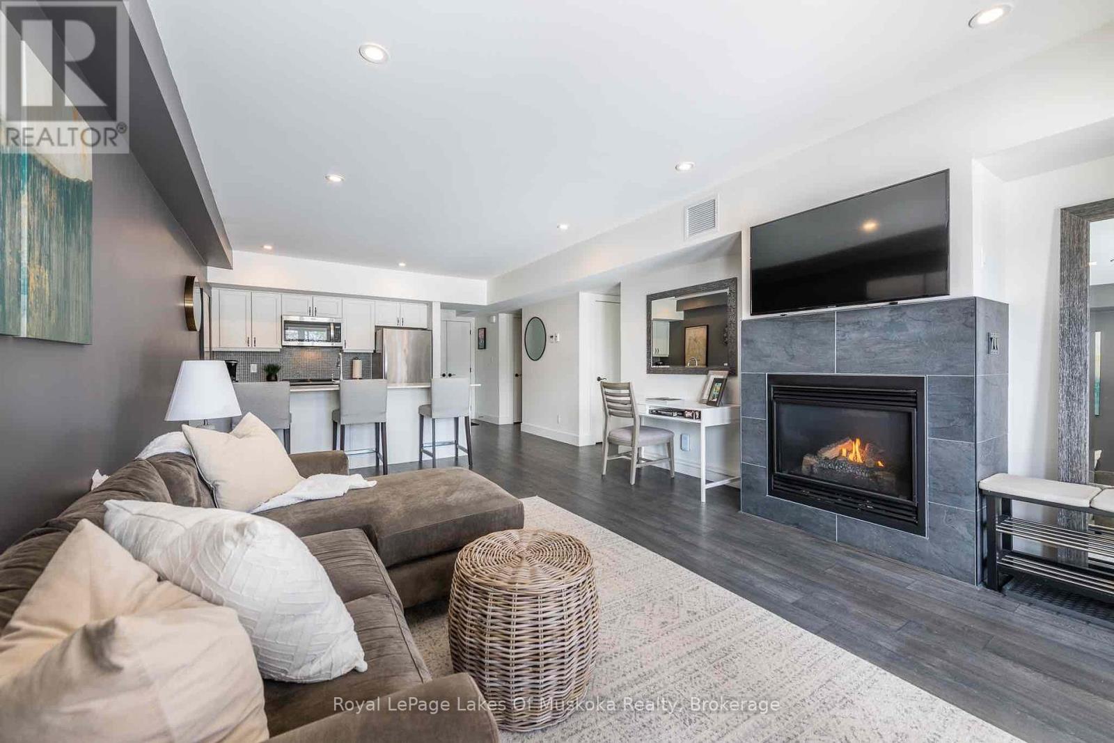 102 - 3 Tree Tops Lane, Huntsville, Ontario  P1H 0B8 - Photo 5 - X12348899