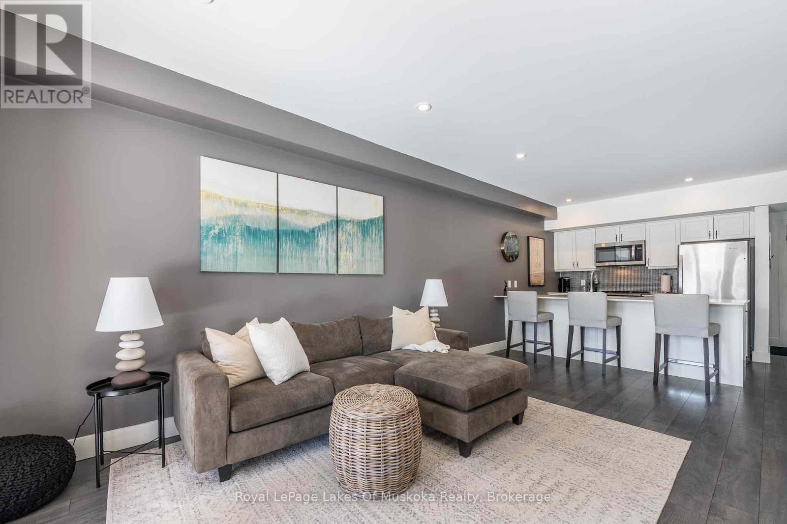 102 - 3 Tree Tops Lane, Huntsville, Ontario  P1H 0B8 - Photo 6 - X12348899