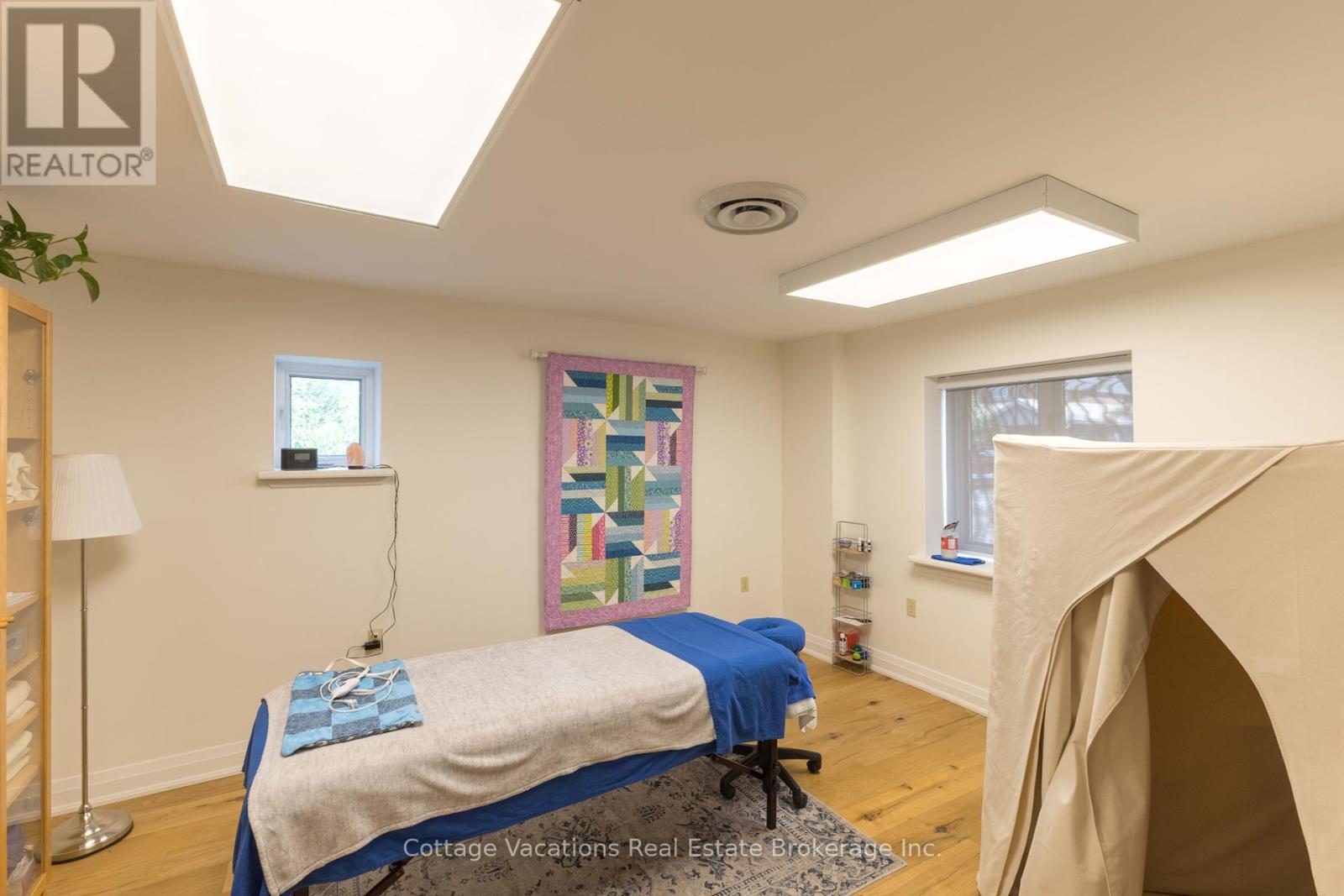 10 Brunel Road, Huntsville, Ontario  P1H 2A9 - Photo 10 - X12350224