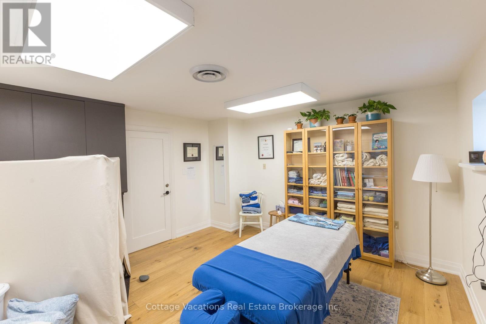 10 Brunel Road, Huntsville, Ontario  P1H 2A9 - Photo 11 - X12350224