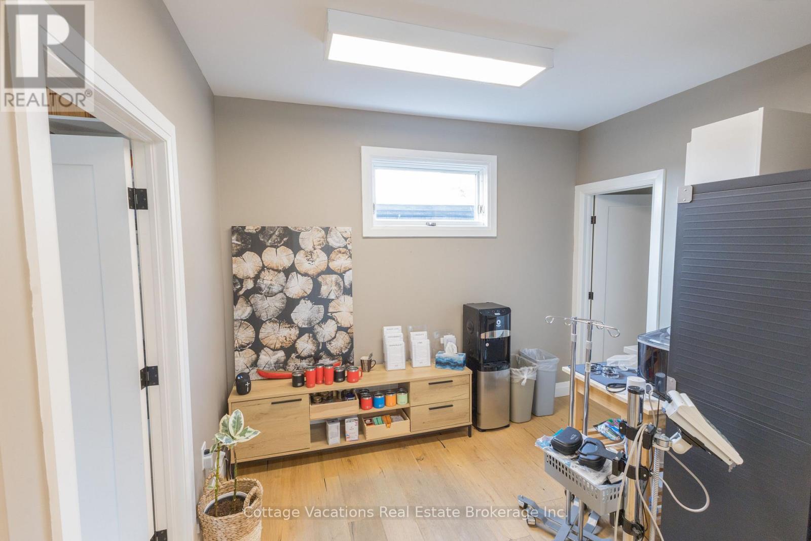 10 Brunel Road, Huntsville, Ontario  P1H 2A9 - Photo 12 - X12350224