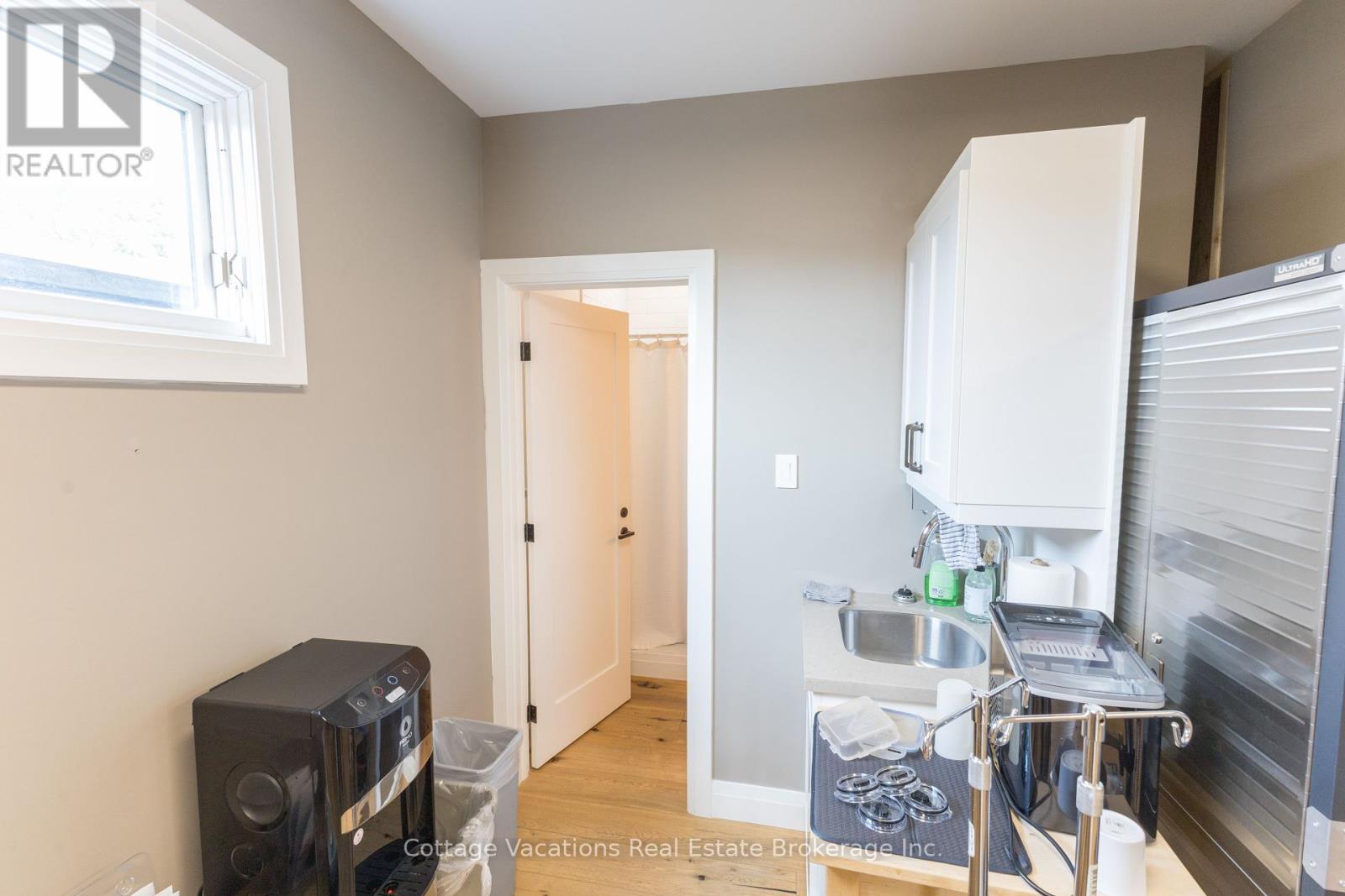 10 Brunel Road, Huntsville, Ontario  P1H 2A9 - Photo 13 - X12350224