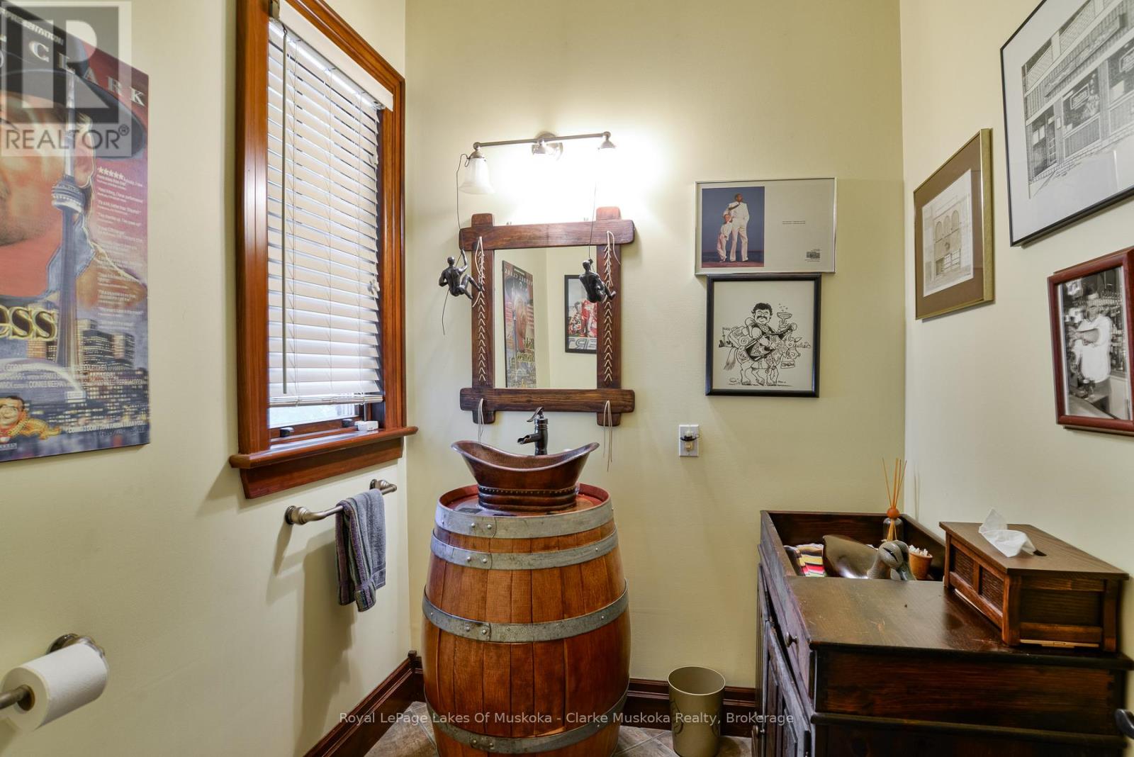 45 Estate Drive, Muskoka Lakes, Ontario  P0B 1J0 - Photo 11 - X12352498