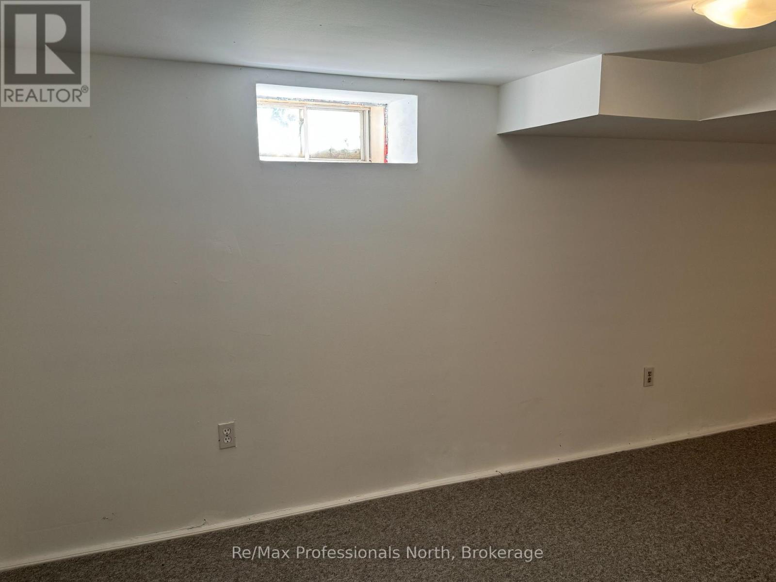 261 Hotchkiss Street, Gravenhurst, Ontario  P1P 1H7 - Photo 23 - X12355185