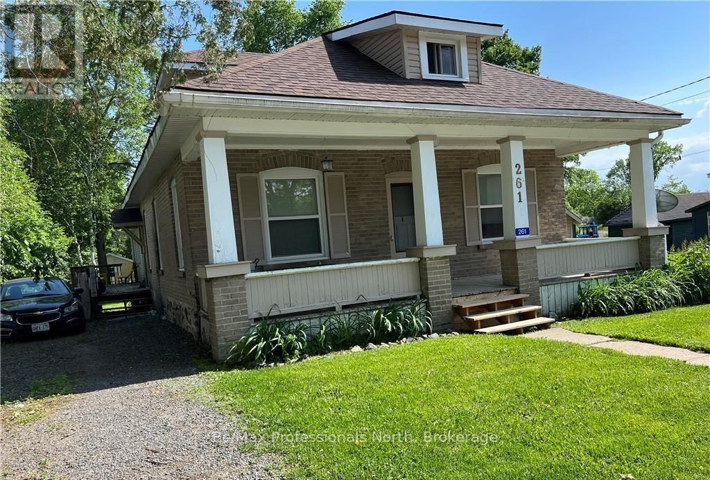261 Hotchkiss Street, Gravenhurst, Ontario  P1P 1H7 - Photo 3 - X12355185