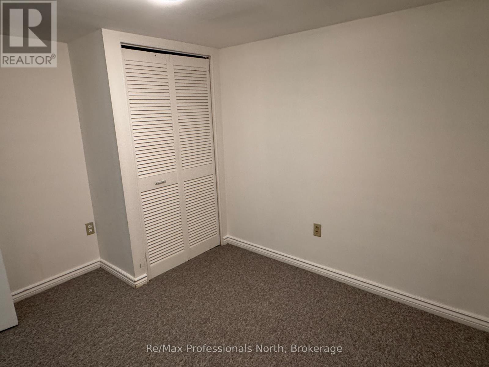 261 Hotchkiss Street, Gravenhurst, Ontario  P1P 1H7 - Photo 26 - X12355827