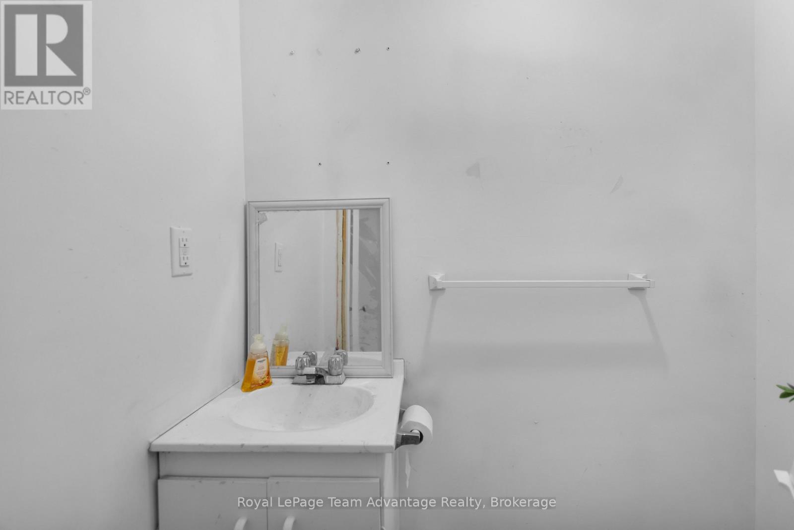 13 Church Street, Parry Sound, Ontario  P2A 1Y2 - Photo 20 - X12359001