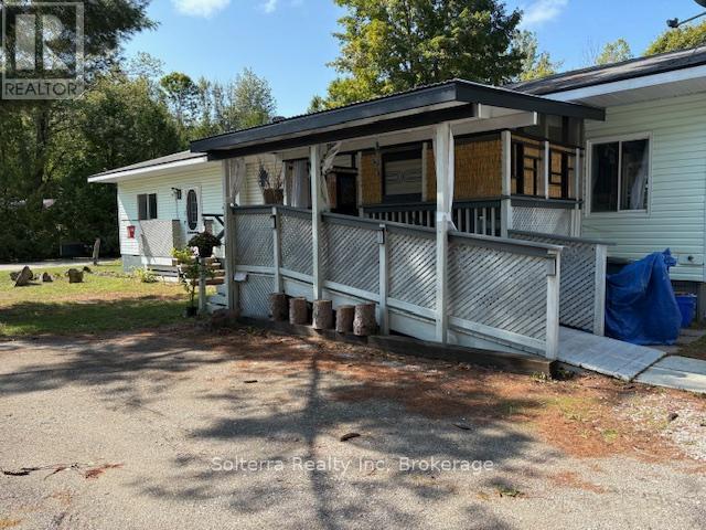 Unit #402 - 1713 Highway 11 S, Gravenhurst, Ontario  P0E 1G0 - Photo 1 - X12361417