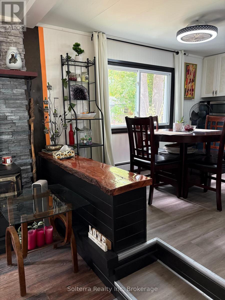 Unit #402 - 1713 Highway 11 S, Gravenhurst, Ontario  P0E 1G0 - Photo 14 - X12361417