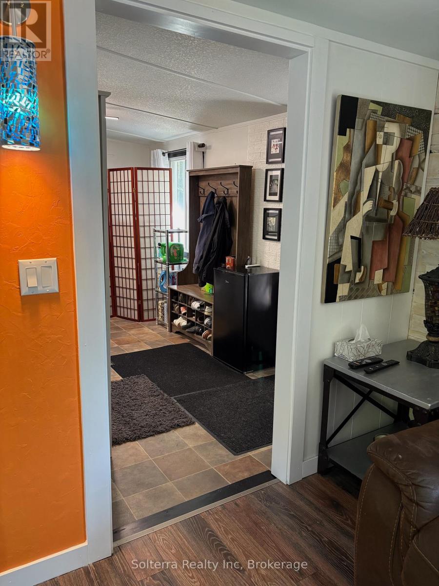 Unit #402 - 1713 Highway 11 S, Gravenhurst, Ontario  P0E 1G0 - Photo 20 - X12361417