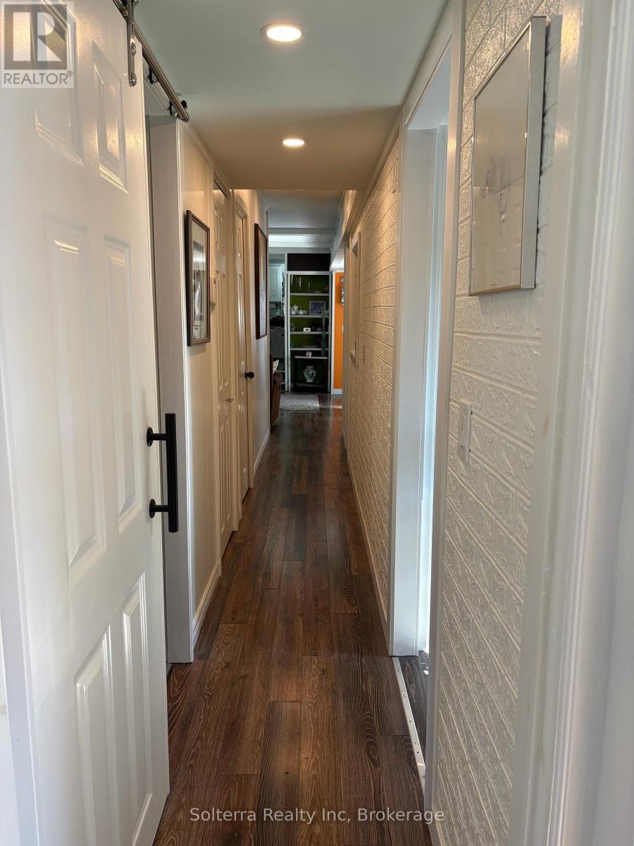 Unit #402 - 1713 Highway 11 S, Gravenhurst, Ontario  P0E 1G0 - Photo 21 - X12361417