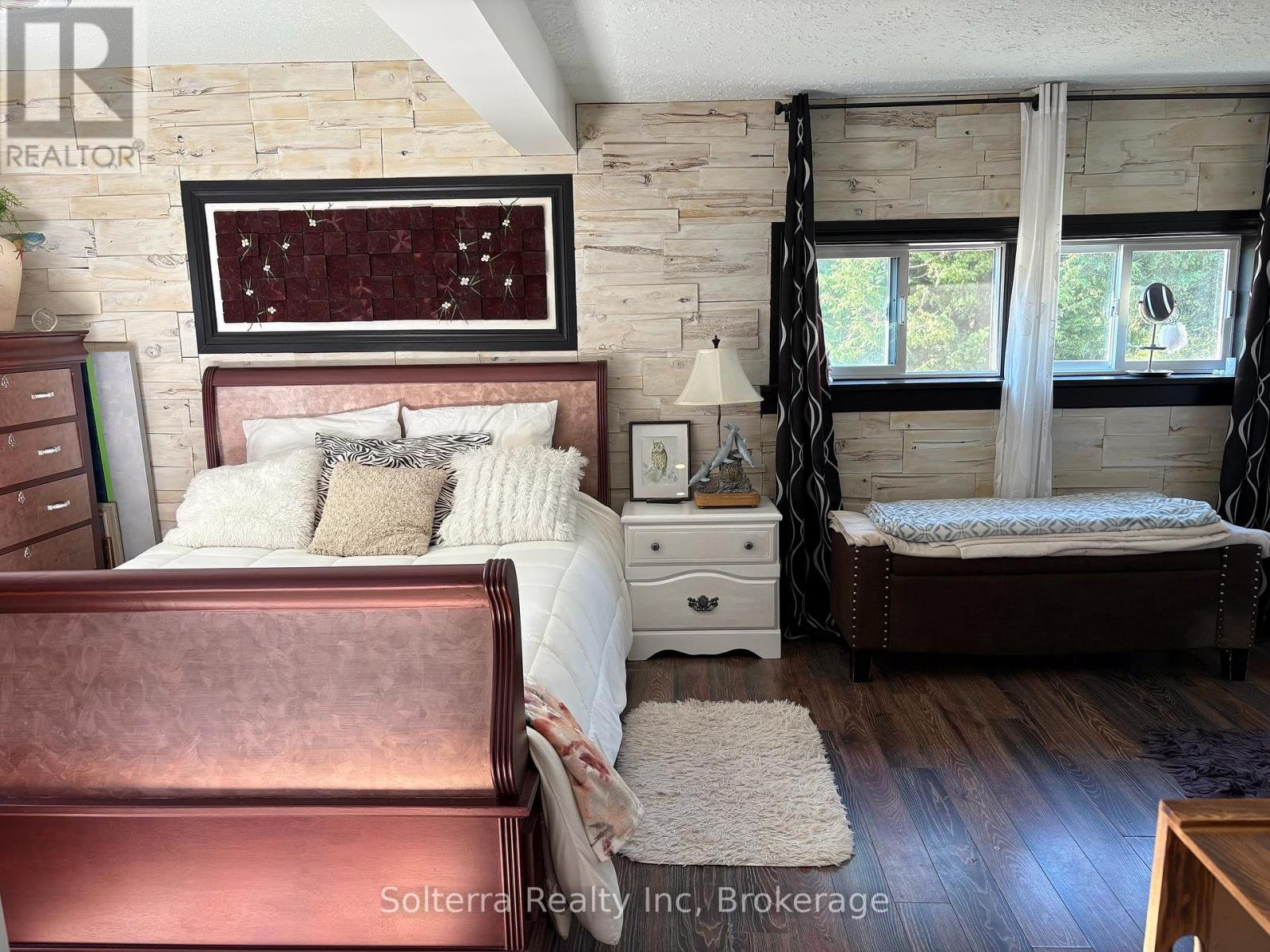 Unit #402 - 1713 Highway 11 S, Gravenhurst, Ontario  P0E 1G0 - Photo 22 - X12361417