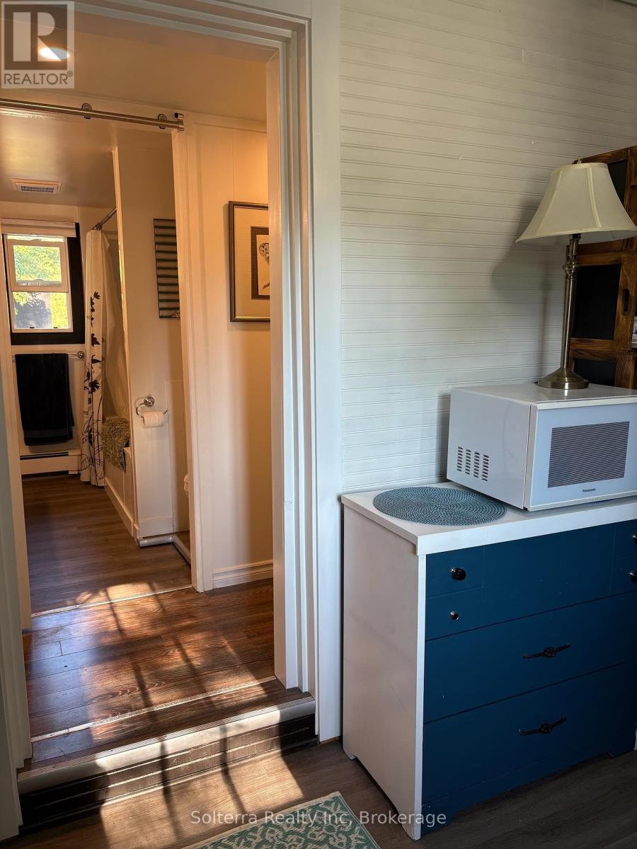 Unit #402 - 1713 Highway 11 S, Gravenhurst, Ontario  P0E 1G0 - Photo 30 - X12361417