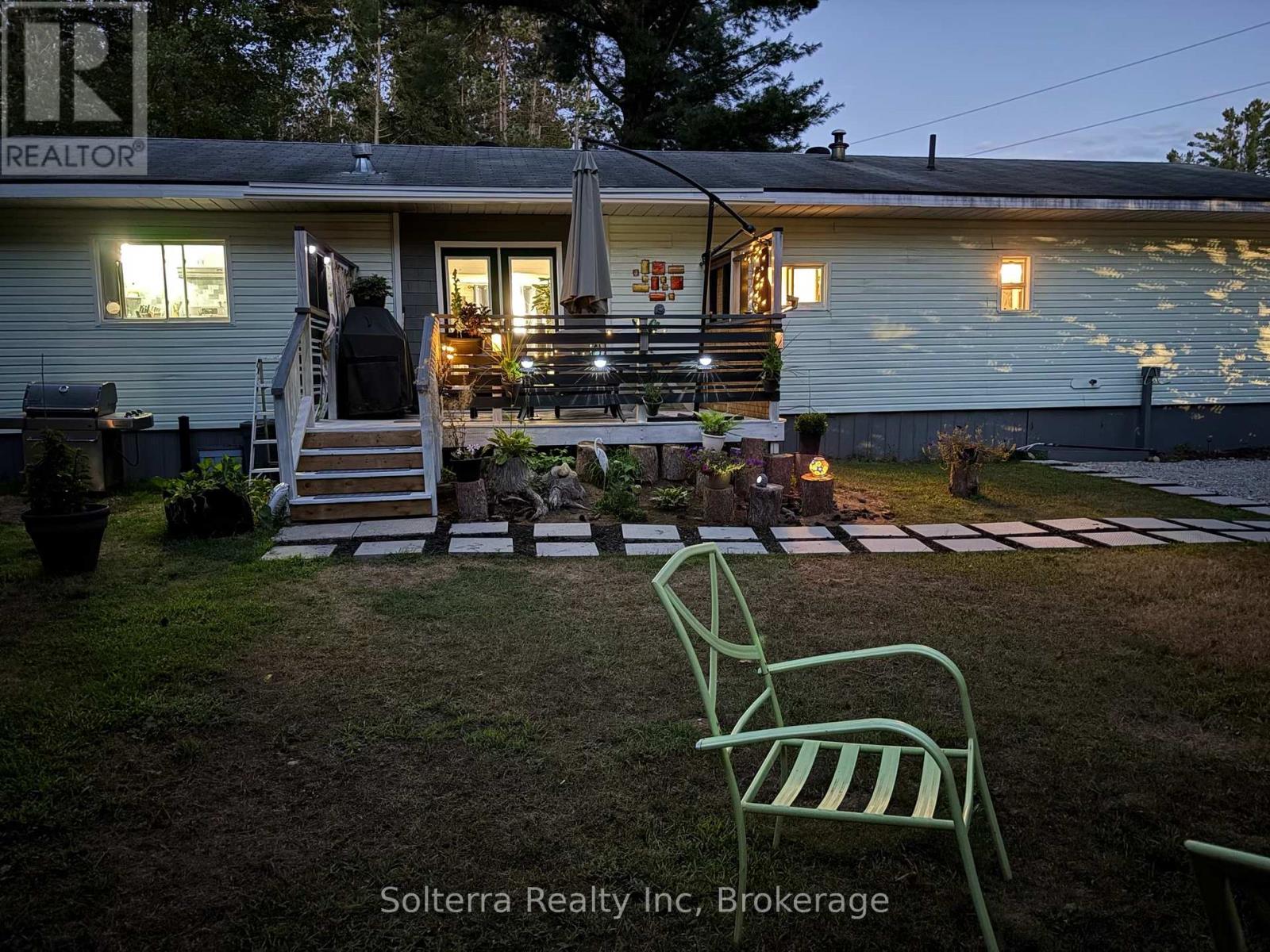 Unit #402 - 1713 Highway 11 S, Gravenhurst, Ontario  P0E 1G0 - Photo 34 - X12361417