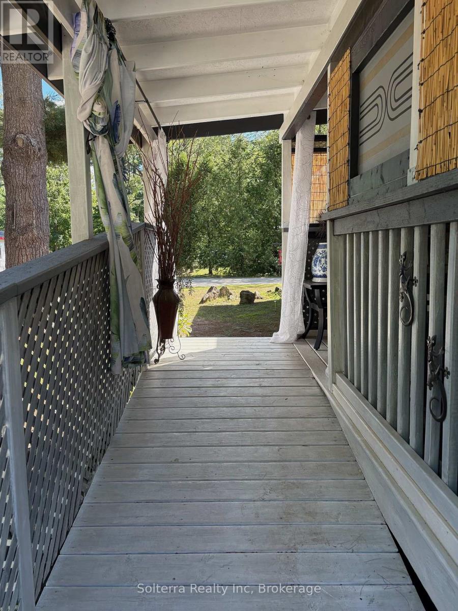 Unit #402 - 1713 Highway 11 S, Gravenhurst, Ontario  P0E 1G0 - Photo 38 - X12361417