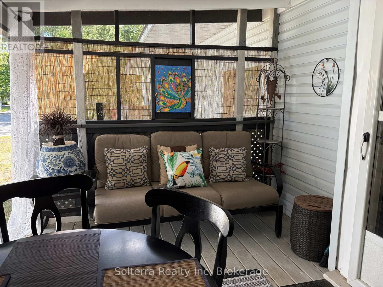 Unit #402 - 1713 Highway 11 S, Gravenhurst, Ontario  P0E 1G0 - Photo 6 - X12361417