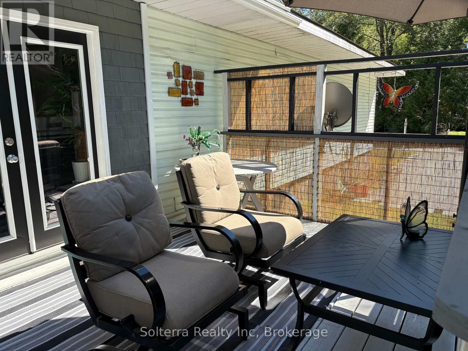 Unit #402 - 1713 Highway 11 S, Gravenhurst, Ontario  P0E 1G0 - Photo 7 - X12361417