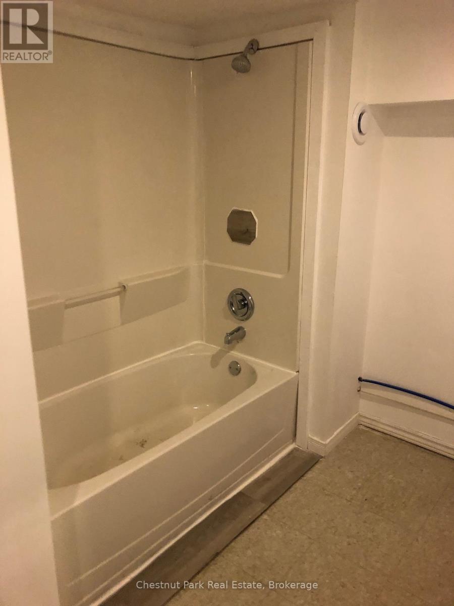 35 Muskoka Road, Georgian Bay, Ontario  P0C 1H0 - Photo 10 - X12362594