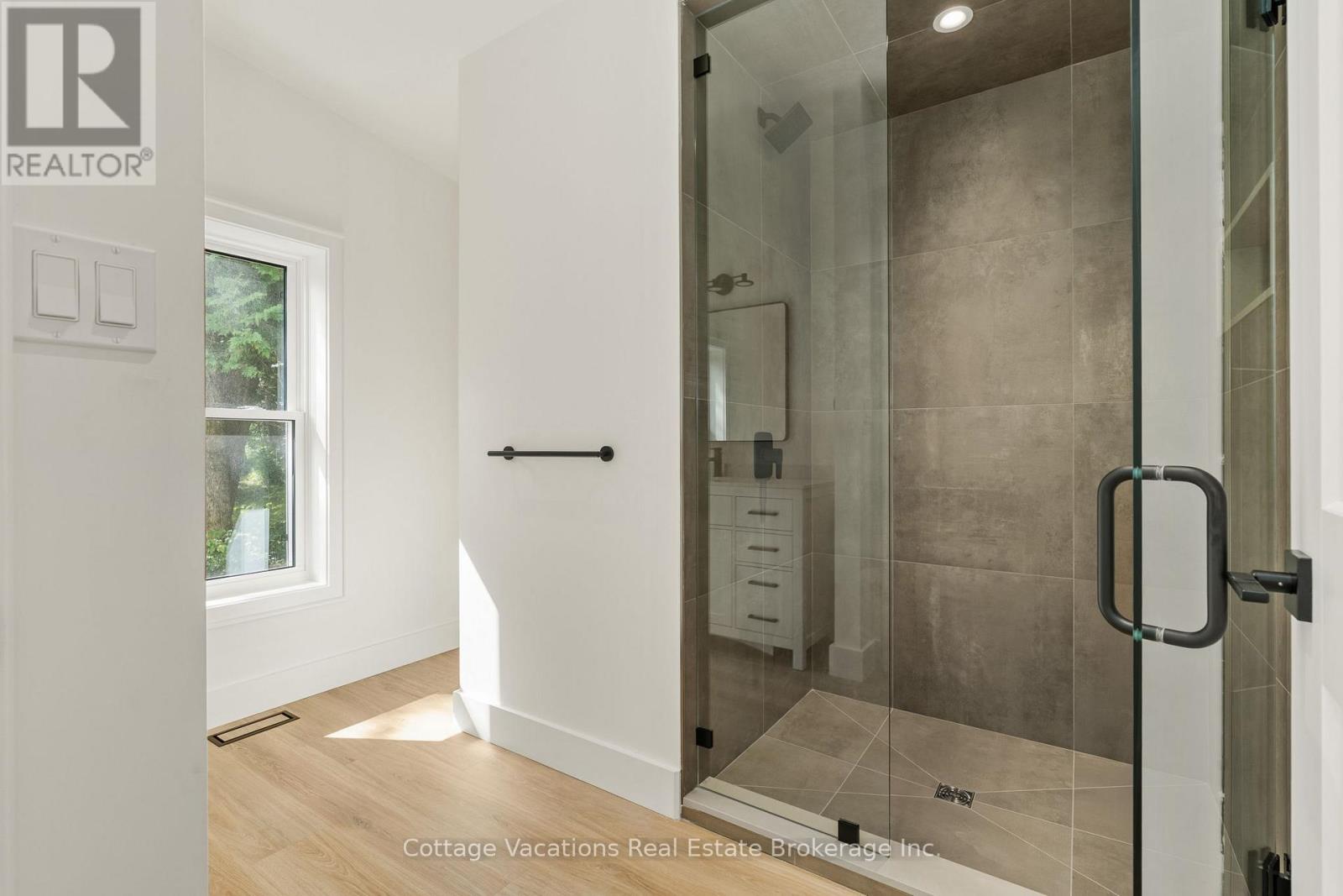 225 Etwell Road, Huntsville, Ontario  P1H 2J2 - Photo 17 - X12368040