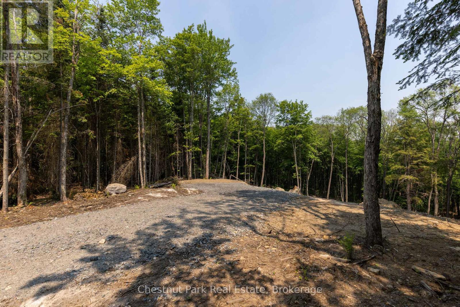 2212 Aspdin Road, Huntsville, Ontario  P0B 1M0 - Photo 1 - X12368571