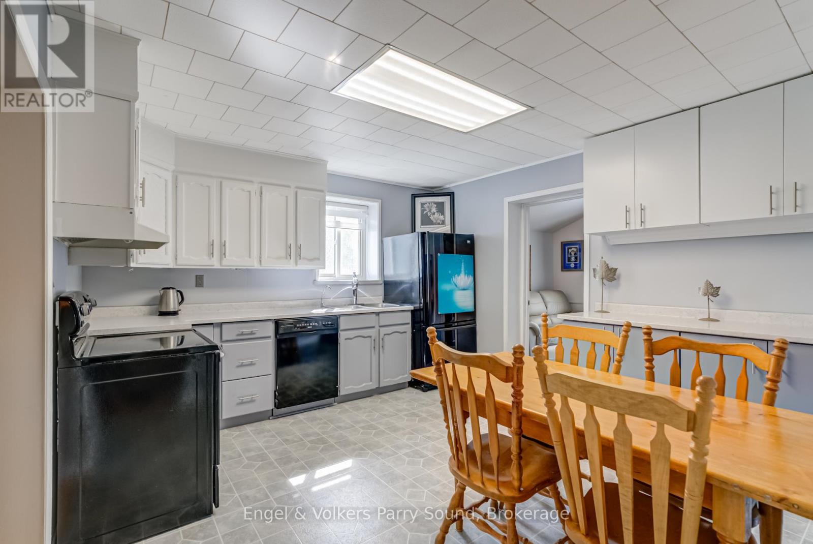 54 River Street, Parry Sound, Ontario  P2A 2T6 - Photo 11 - X12370021