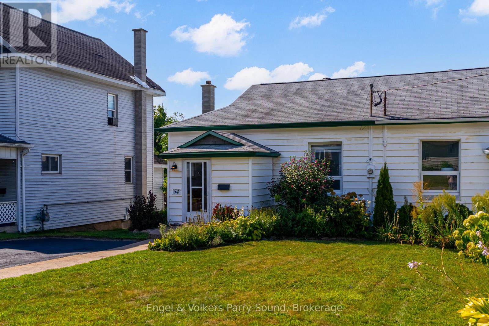 54 River Street, Parry Sound, Ontario  P2A 2T6 - Photo 3 - X12370021