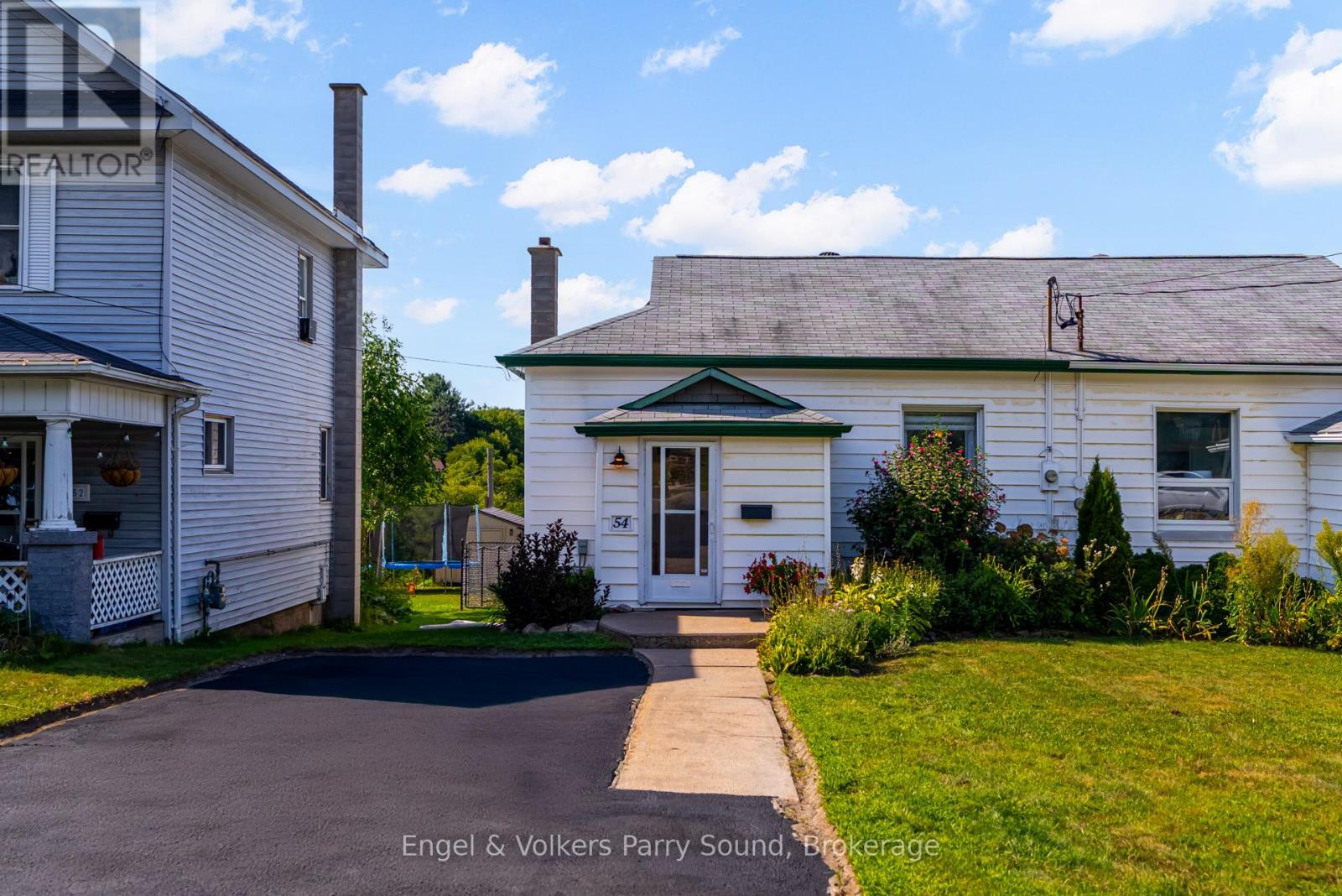 54 River Street, Parry Sound, Ontario  P2A 2T6 - Photo 4 - X12370021